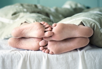 Mu&scaron;karac i žena u krevetu